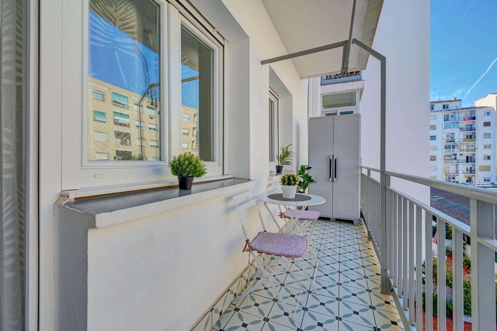 Mugica - Gran Via Apartment Logrono Exterior photo